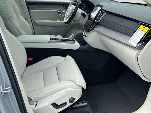 Vapour Grey Metallic 2026 Volvo XC90 Plug-In Hybrid Ultra, T8 AWD, Electric/Gasoline, Bright, 7 Seats