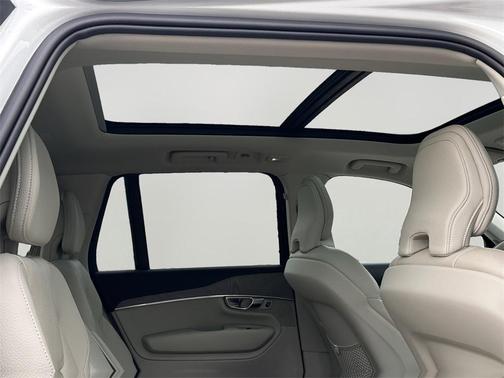 2023 Volvo XC90 B6 Core