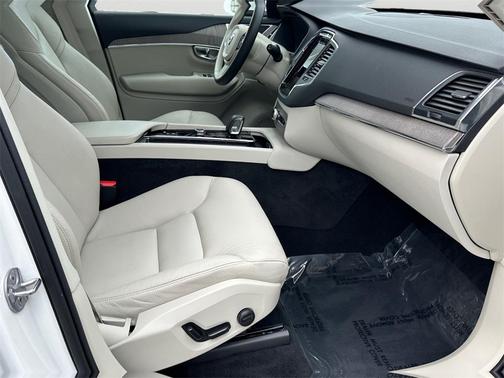 2023 Volvo XC90 B6 Core