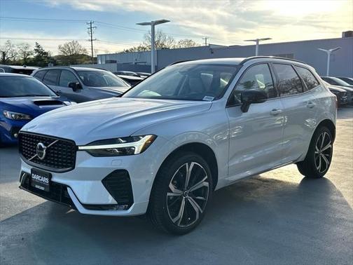 2025 Volvo XC60 B5 Ultra
