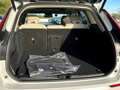 2025 Volvo XC60 B5 Ultra