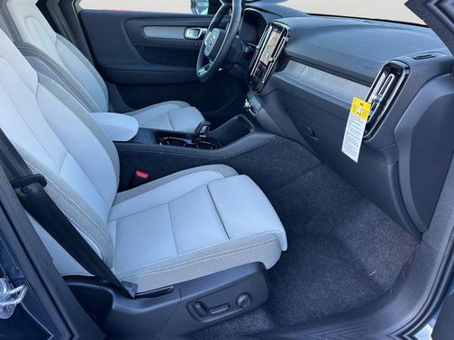 2026 Volvo EX40 Twin Motor Plus