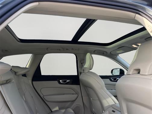 2026 Volvo XC60 Plug-In Hybrid T8 Ultra