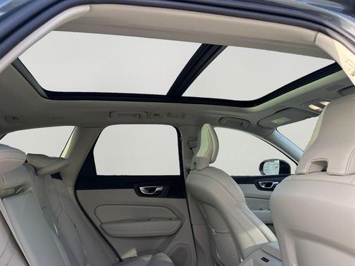 2026 Volvo XC60 Plug-In Hybrid T8 Ultra