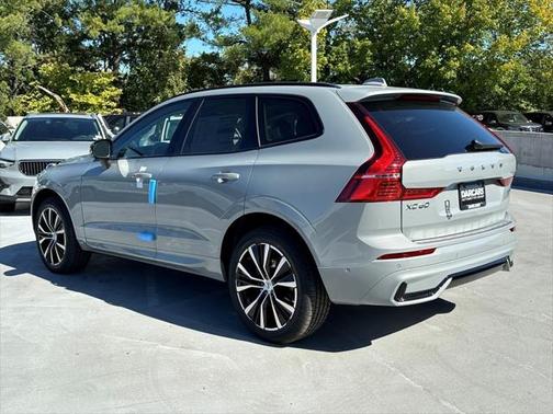 2025 Volvo XC60 Plus