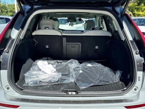 2025 Volvo XC60 Plus