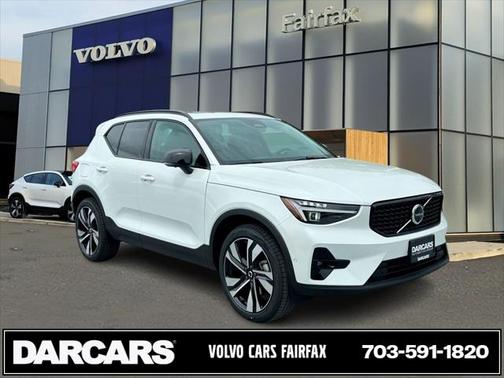 2025 Volvo XC40 B5 Ultra Dark Theme