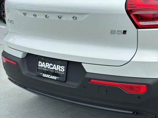 2025 Volvo XC40 B5 Ultra Dark Theme