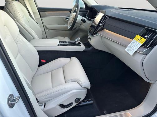 2026 Volvo XC90 Plug-In Hybrid Ultra, T8 AWD, Electric/Gasoline, Bright, 7 Seats