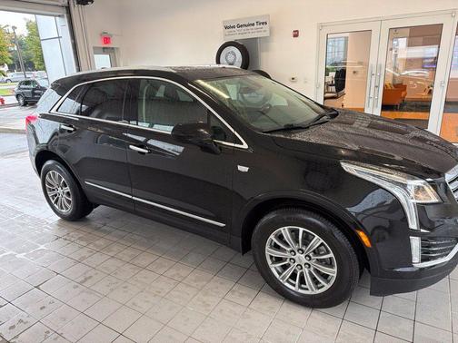 Stellar Black Metallic 2018 Cadillac XT5 Luxury