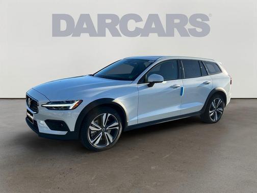 Crystal White Pearl 2026 Volvo V60 Cross Country Plus, B5 AWD Gas (mild hybrid)