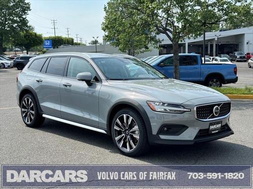2025 Volvo V60 Cross Country B5 Ultra