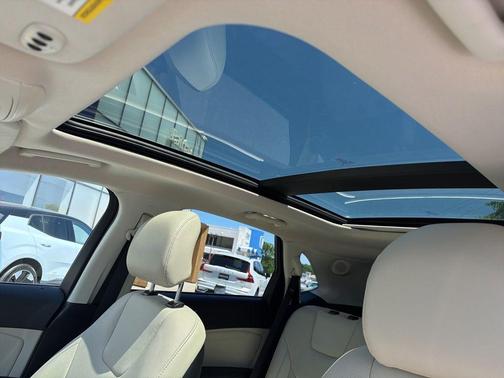 Blue Metallic 2018 Ford Edge Titanium