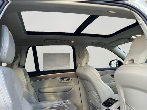 2026 Volvo XC90 Ultra Dark Theme, B6 AWD Gas (mild hybrid), Gasoline, 6 Seats