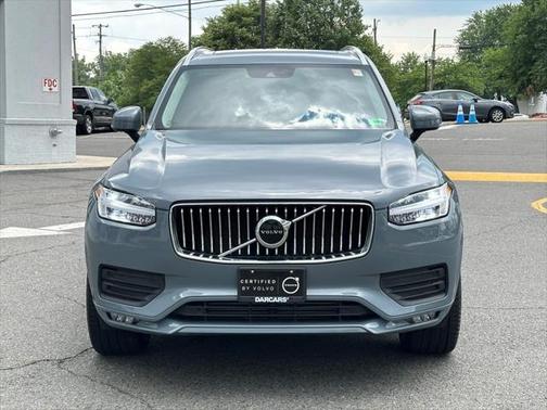 2022 Volvo XC90 T6 Momentum