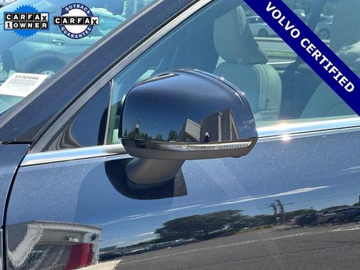 2023 Volvo XC40 B5 Plus Bright Theme