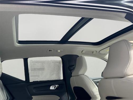 2026 Volvo XC40 B5 Ultra