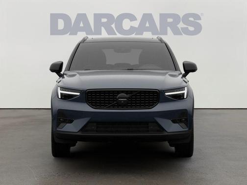 2026 Volvo XC40 Black Edition Ultra, B5 AWD Gas (mild hybrid)