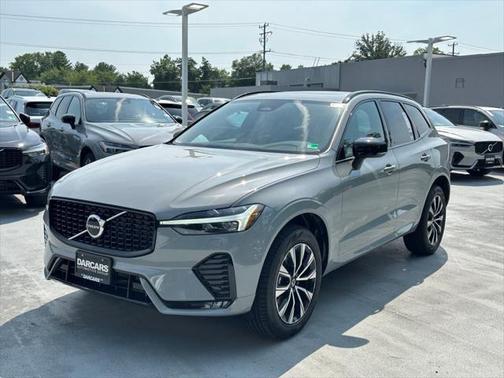 2025 Volvo XC60 B5 Core
