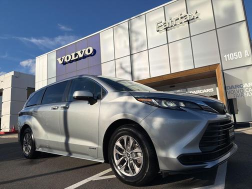 2021 Toyota Sienna LE