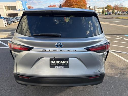 2021 Toyota Sienna LE