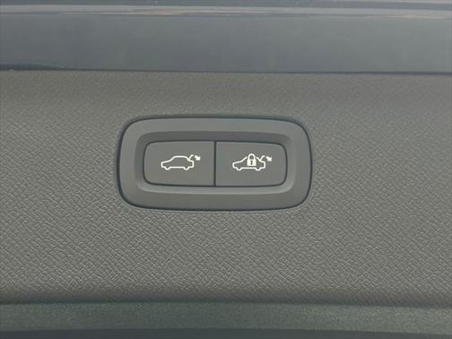 2025 Volvo XC90 B6 Plus 7-Seater