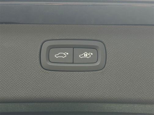 2025 Volvo XC90 B6 Plus 7-Seater