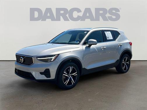Silver Dawn Metallic 2025 Volvo XC40 B5 Core Bright Theme