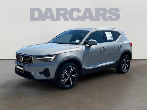 Vapour Grey Metallic 2025 Volvo XC40 B5 Core Bright Theme