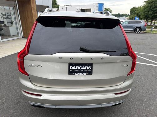Gold 2016 Volvo XC90 T6 Momentum