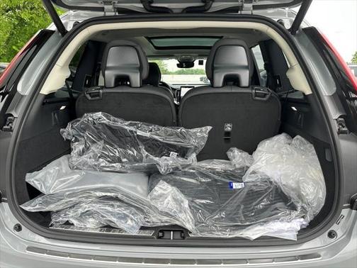 2025 Volvo XC90 Plug-In Hybrid T8 Ultra 6-Seater