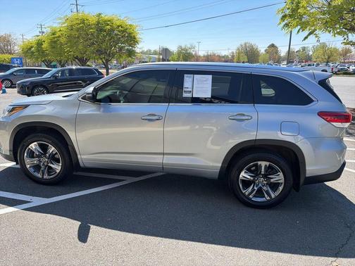 Celestial Silver Metallic 2019 Toyota Highlander Limited