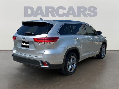Celestial Silver Metallic 2019 Toyota Highlander Limited