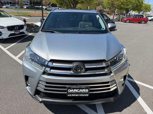 Celestial Silver Metallic 2019 Toyota Highlander Limited