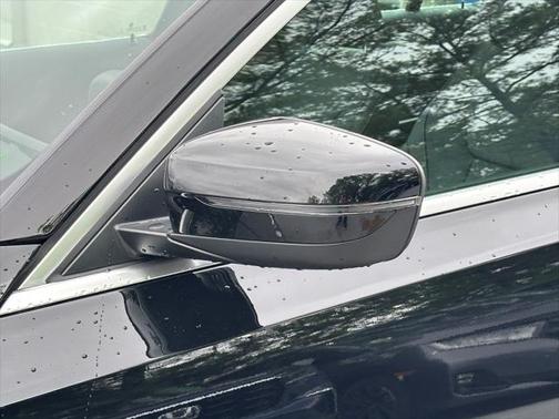2025 BMW 330 i xDrive