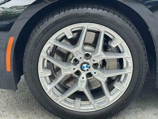 2025 BMW 330 i xDrive