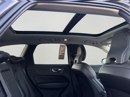 2023 Volvo XC60 B5 Core