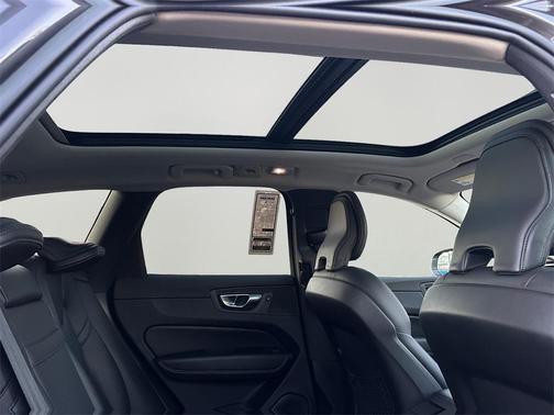 2023 Volvo XC60 B5 Core
