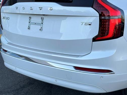 2025 Volvo XC90 Plug-In Hybrid T8 Plus 7-Seater
