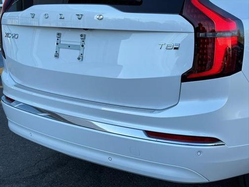 2025 Volvo XC90 Plug-In Hybrid T8 Plus 7-Seater