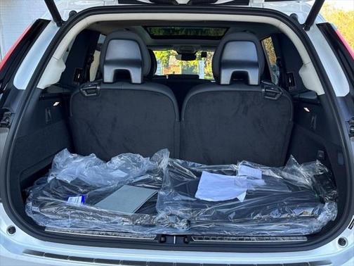 2025 Volvo XC90 Plug-In Hybrid T8 Plus 7-Seater