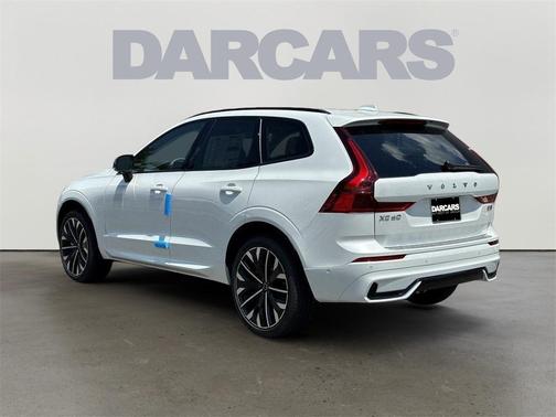 2026 Volvo XC60 B5 Ultra