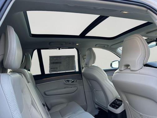 2026 Volvo XC90 Plug-In Hybrid Ultra Dark Theme, T8 AWD, Electric/Gasoline, 7 Seats