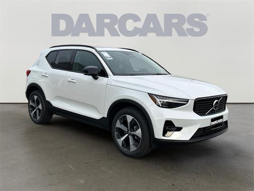 2026 Volvo XC40 B5 Plus