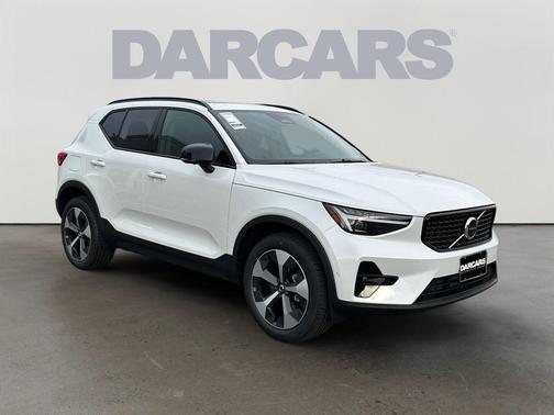 2026 Volvo XC40 B5 Plus