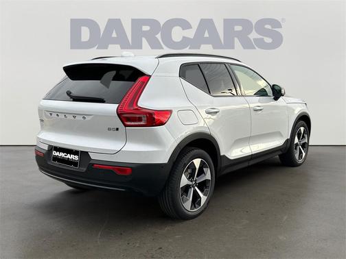 2026 Volvo XC40 B5 Plus