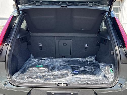 2026 Volvo XC40 B5 Ultra