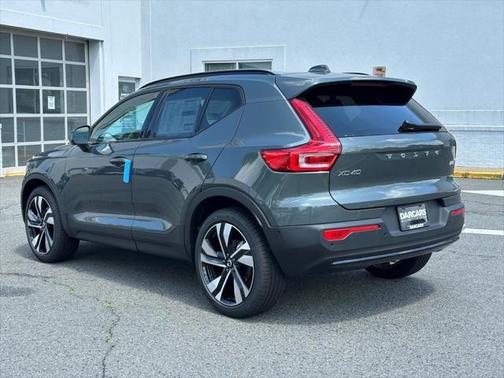 2026 Volvo XC40 B5 Ultra