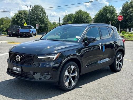 2026 Volvo XC40 B5 Plus
