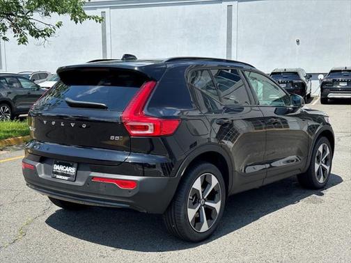 2026 Volvo XC40 B5 Plus